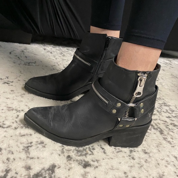 Black Windsor Smith Leather booties - Picture 2 of 16